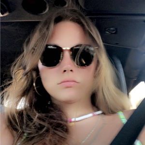 Meet your Posher, Madison